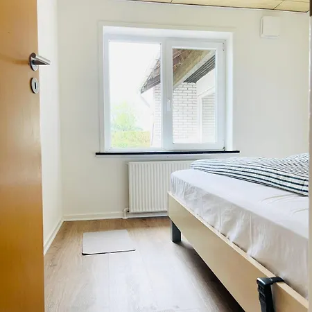 Scandinavian House Hotel- Holbol, 펜션 Kruså