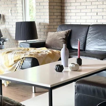Scandinavian House Hotel- Holbol, 펜션 *