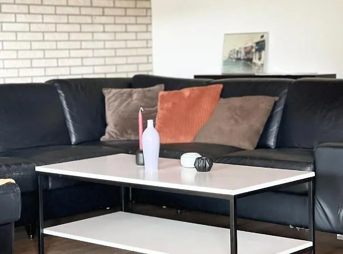 בית נופש Scandinavian House Hotel- Holbol, *