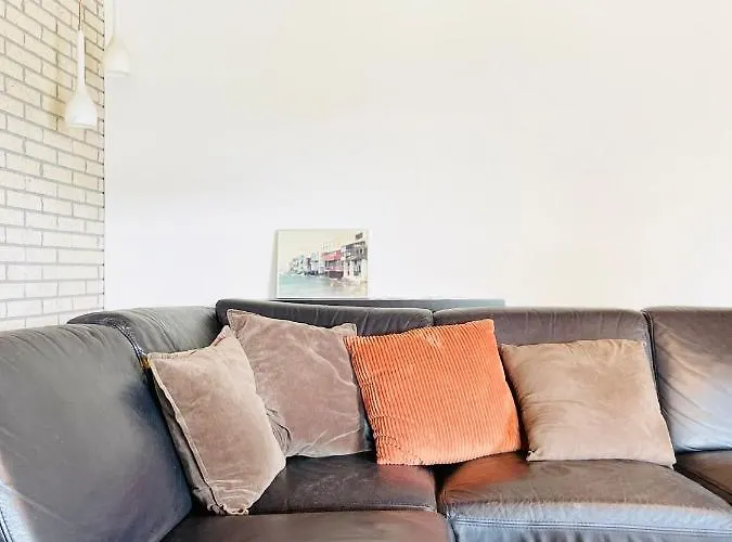 בית נופש Scandinavian House Hotel- Holbol, *