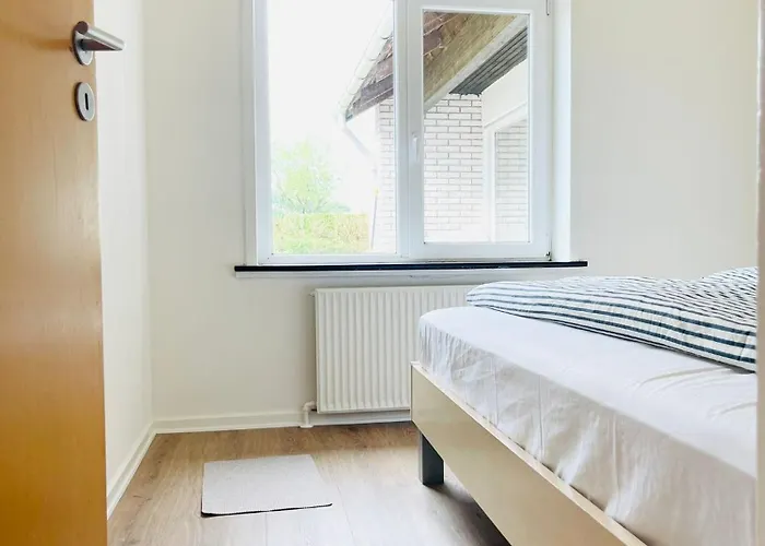 Scandinavian House Hotel- Holbol, בית נופש קרוסה