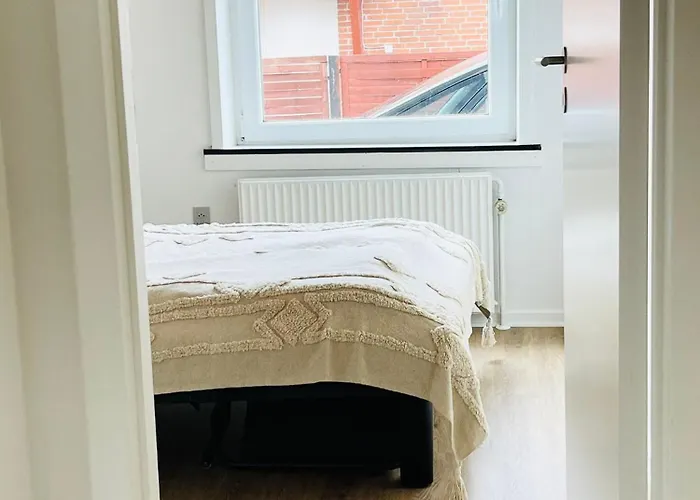 בית נופש Scandinavian House Hotel- Holbol, *