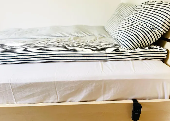 Scandinavian House Hotel- Holbol, בית נופש קרוסה