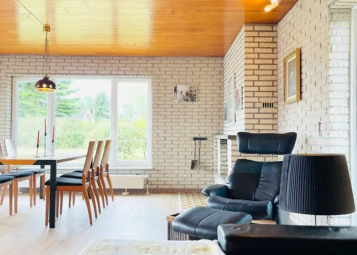 Scandinavian House Hotel- Holbol, בית נופש