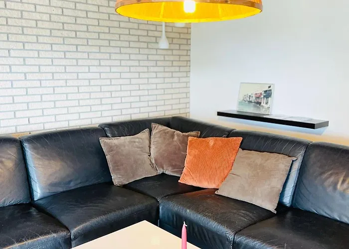 Scandinavian House Hotel- Holbol, בית נופש קרוסה