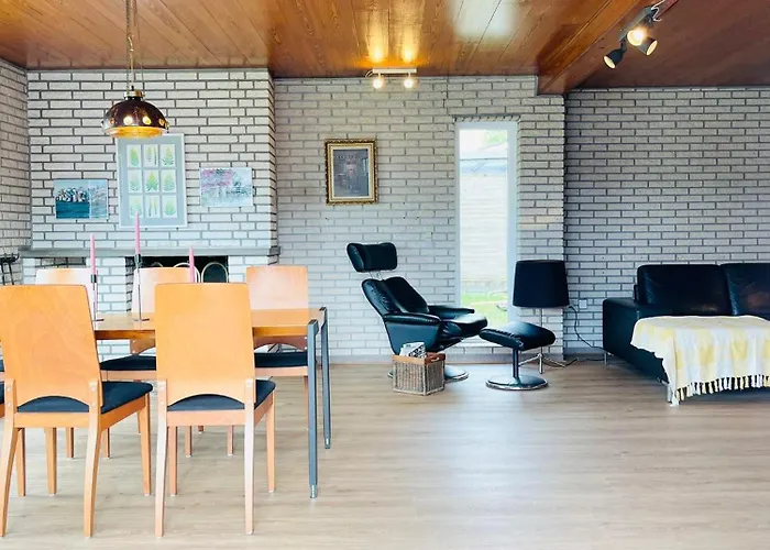 Scandinavian House Hotel- Holbol, בית נופש